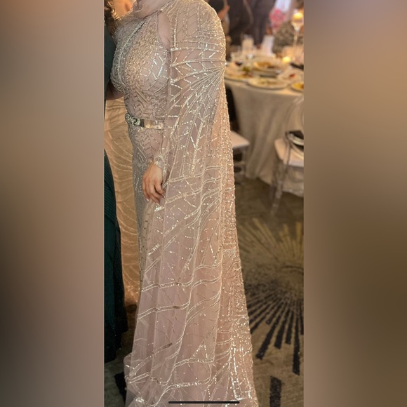 Catwalk couture dusty rose dress - Picture 3 of 5